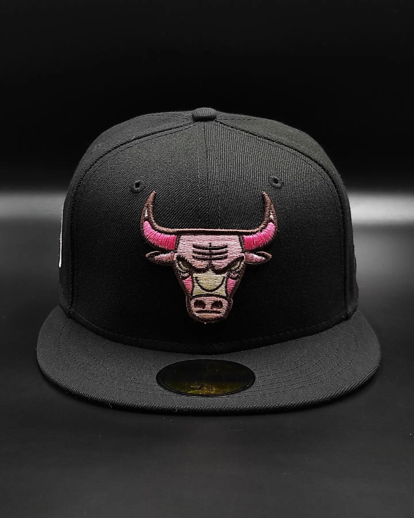 New Era 59fifty cookies and cream Chicago bulls nba patch hat - black/pink
