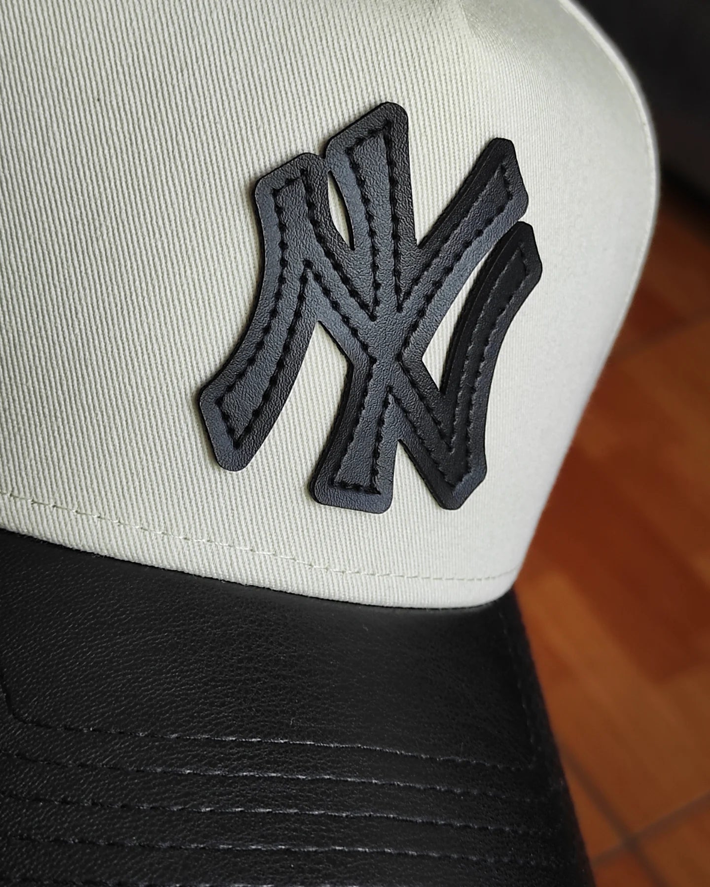 New Era New York Yankees 'visor cuero'' 9FORTY A-Frame Snapback