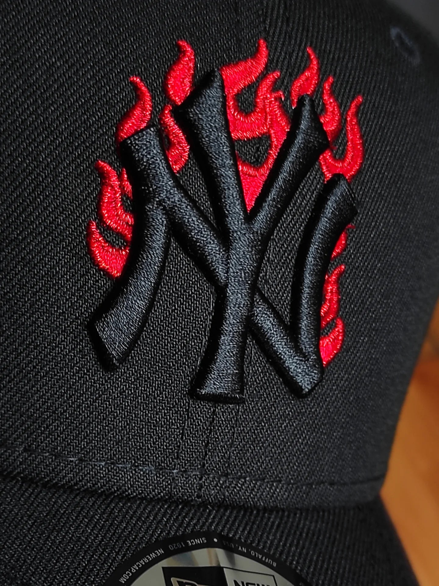 New Era New York Yankees flame 🔥 black edition 9FIFTY snapback cap