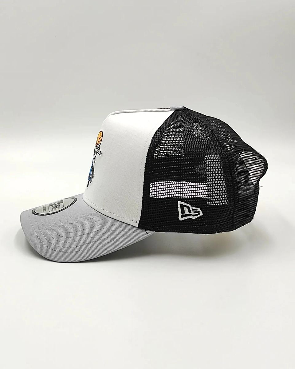 GORRA NEW ERA LOONY TOONS BUGS TRUCKER