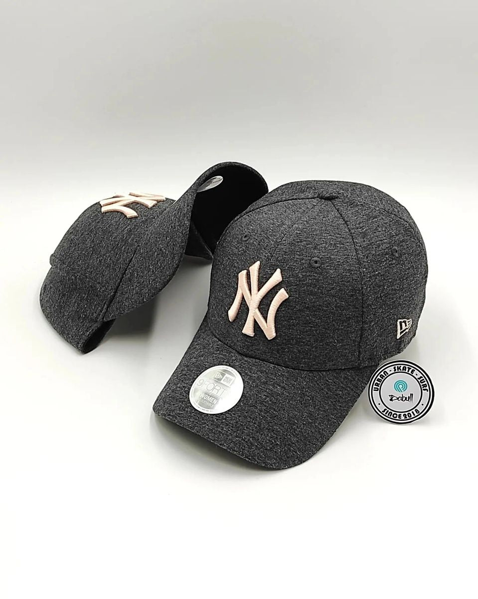 GORRA NEW ERA NY YANKEES 9FORTY PLOMA WO
