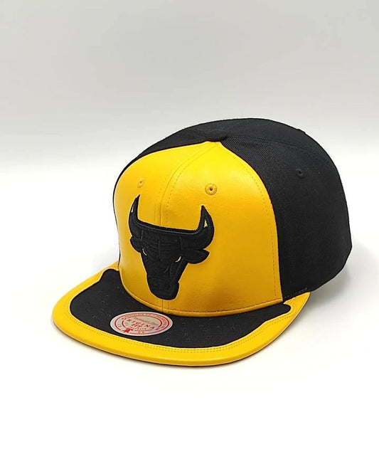 Gorra Chicago Bulls Air Jordan DAY ONE Snapback Mitchell & Ness NBA - Amarillo/Negro