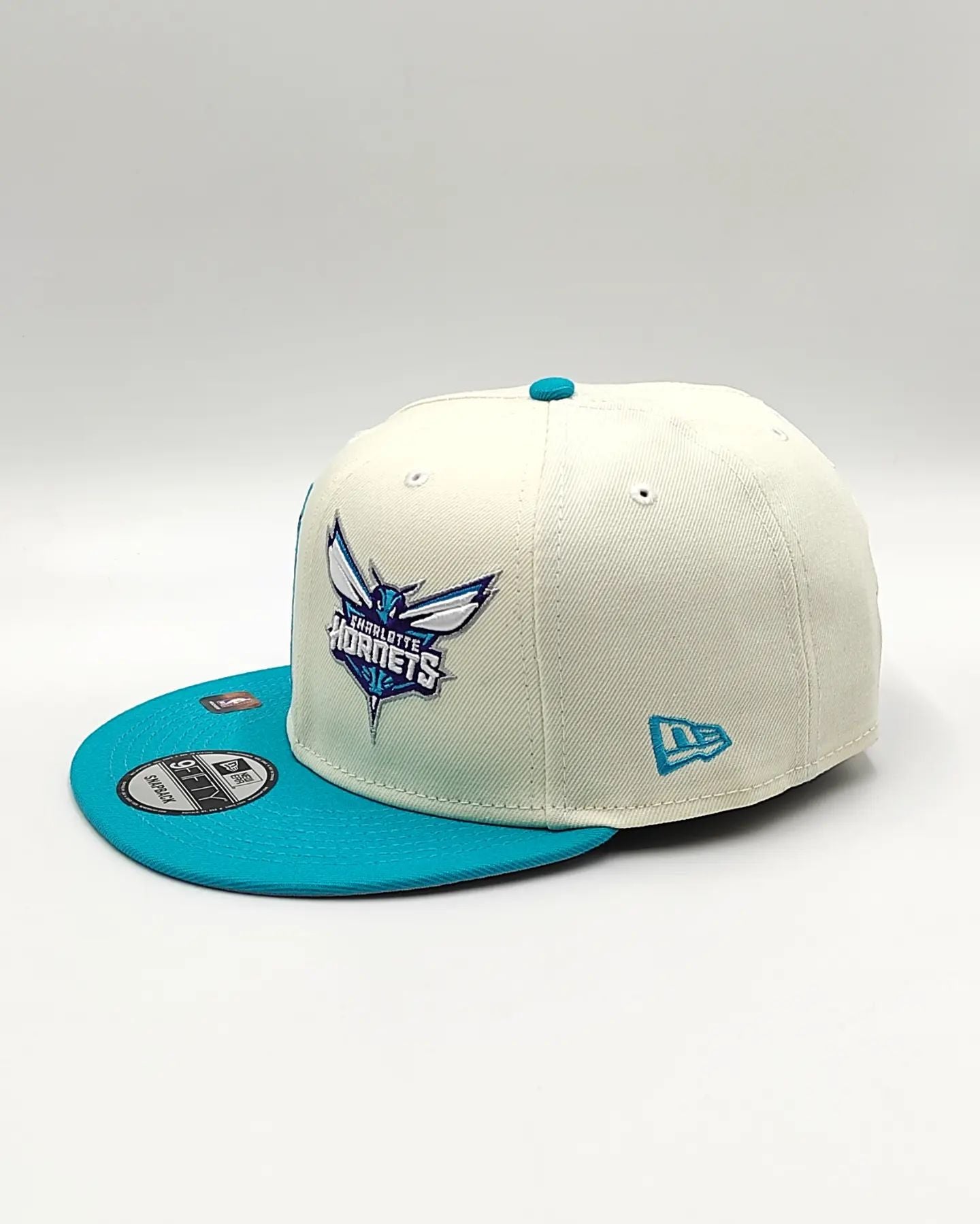 Charlotte Hornets New Era 2022 NBA Draft 9FIFTY Gorra Ajustable Snapback – Crema/Turquesa
