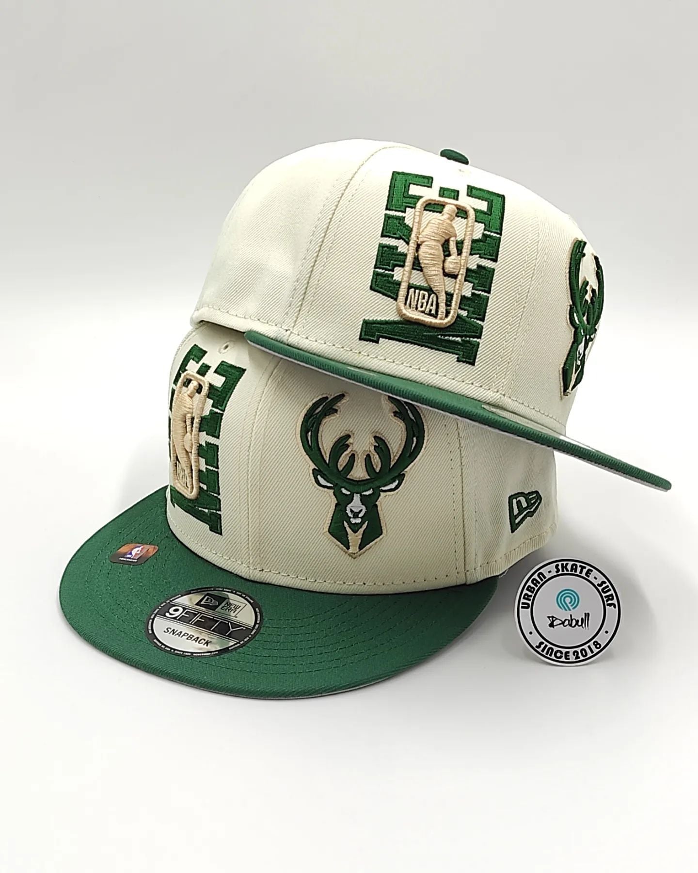 Milwaukee Bucks New Era 2022 NBA Draft 9FIFTY Gorra Ajustable Snapback – Crema/Verde