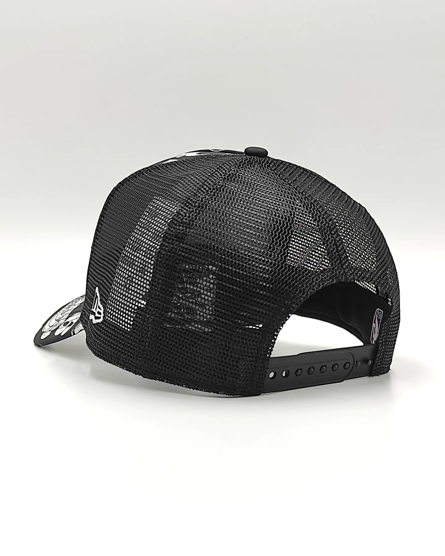New Era ALL-OVER NBA trucker Black edition