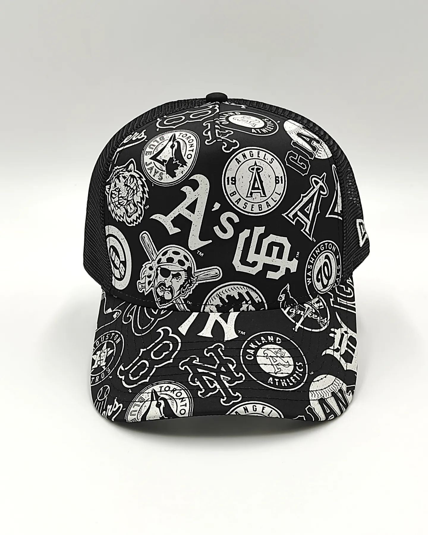 New Era ALL-OVER MLB trucker Black edition