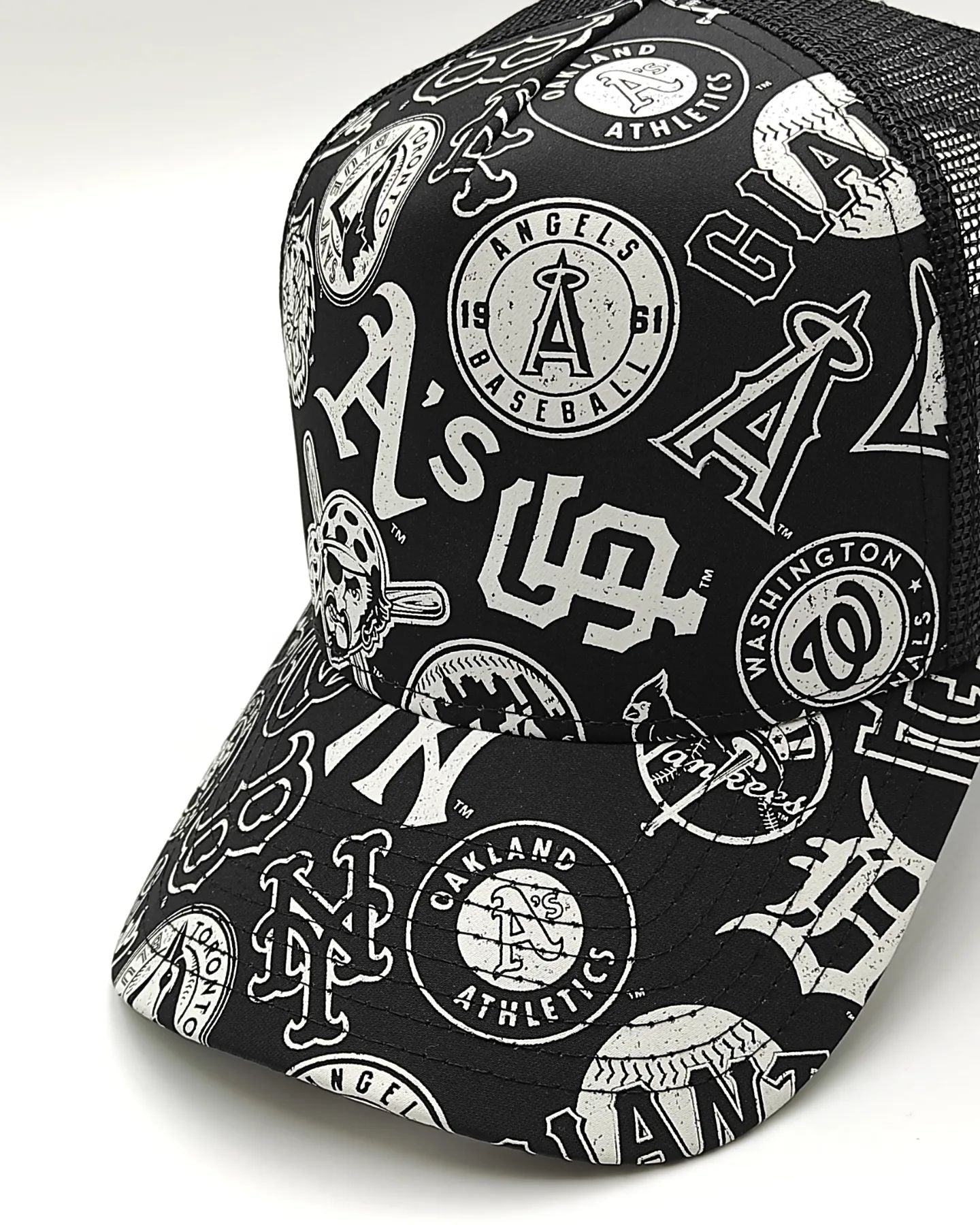 New Era ALL-OVER MLB trucker Black edition