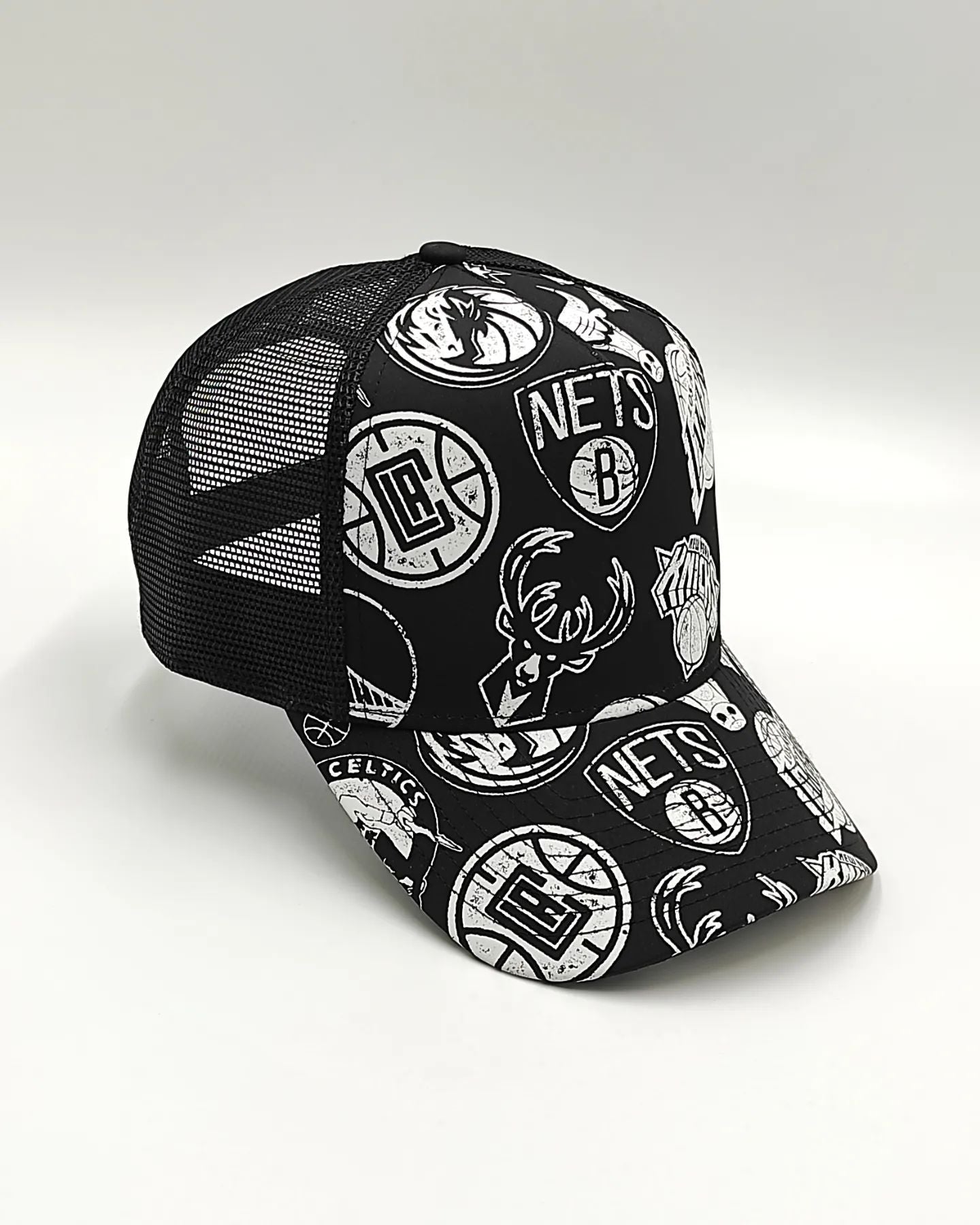 New Era ALL-OVER NBA trucker Black edition