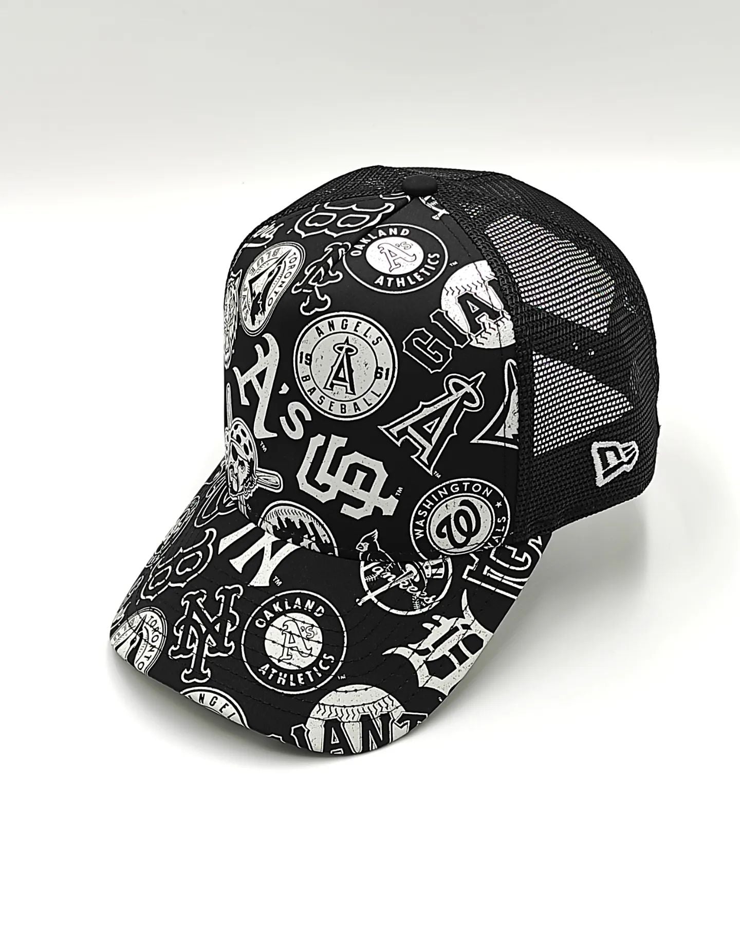 New Era ALL-OVER MLB trucker Black edition