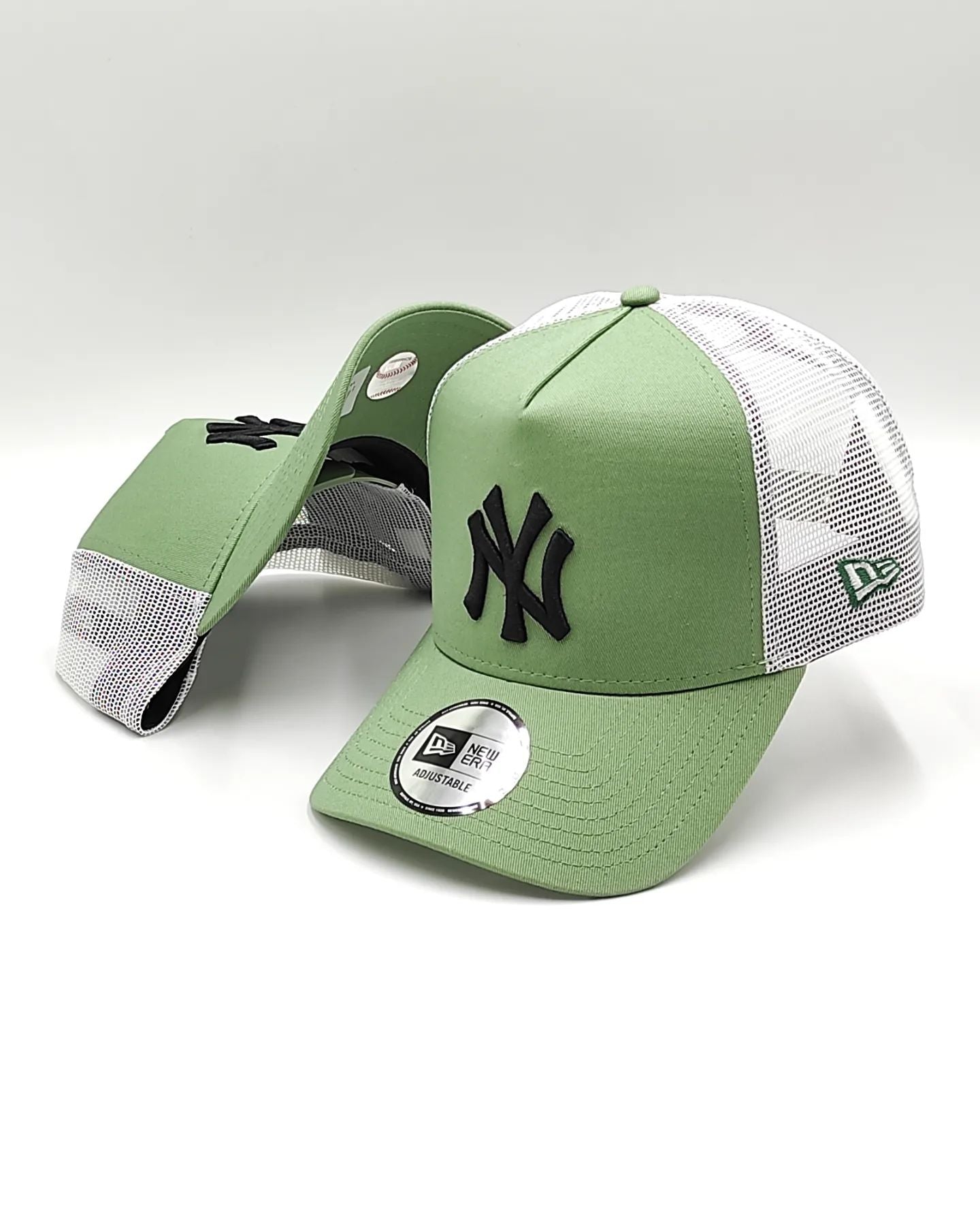 New Era New York Yankees league Essential trucker