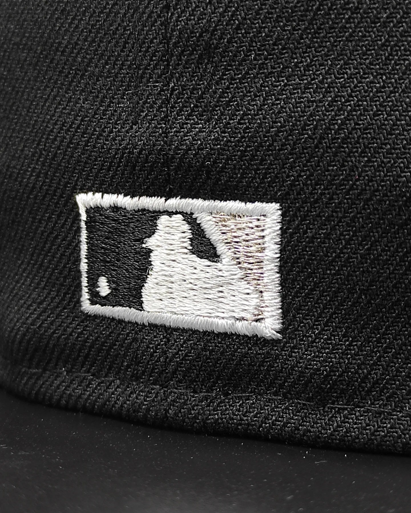 New Era 59Fifty Oakland Athletics 50th Anniversary Patch Alternate Hat - Black, Metallic Silver