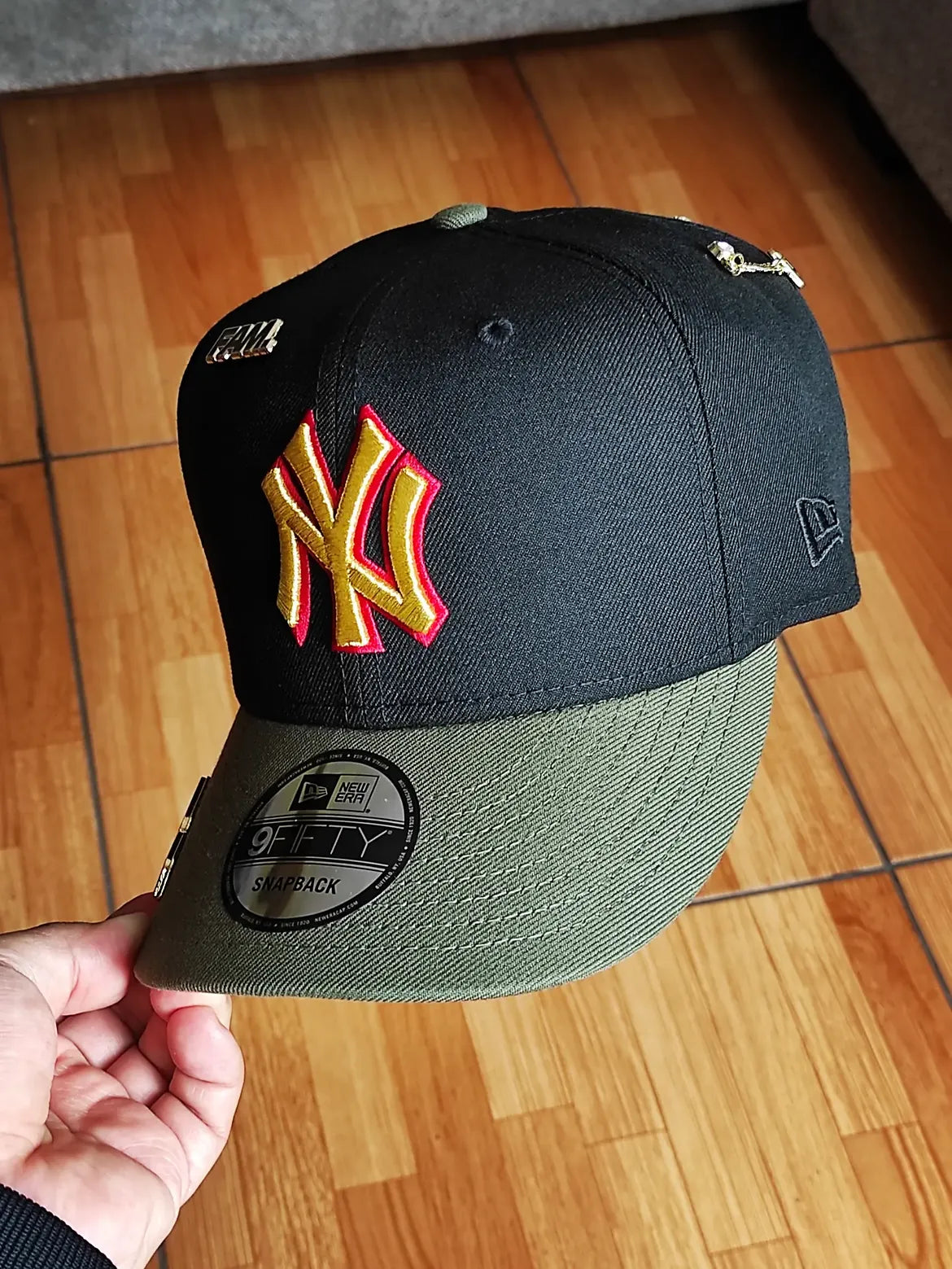 New era 9fifty mlb new york yankees world series 1999 two tone / scarlet uv snapback cap