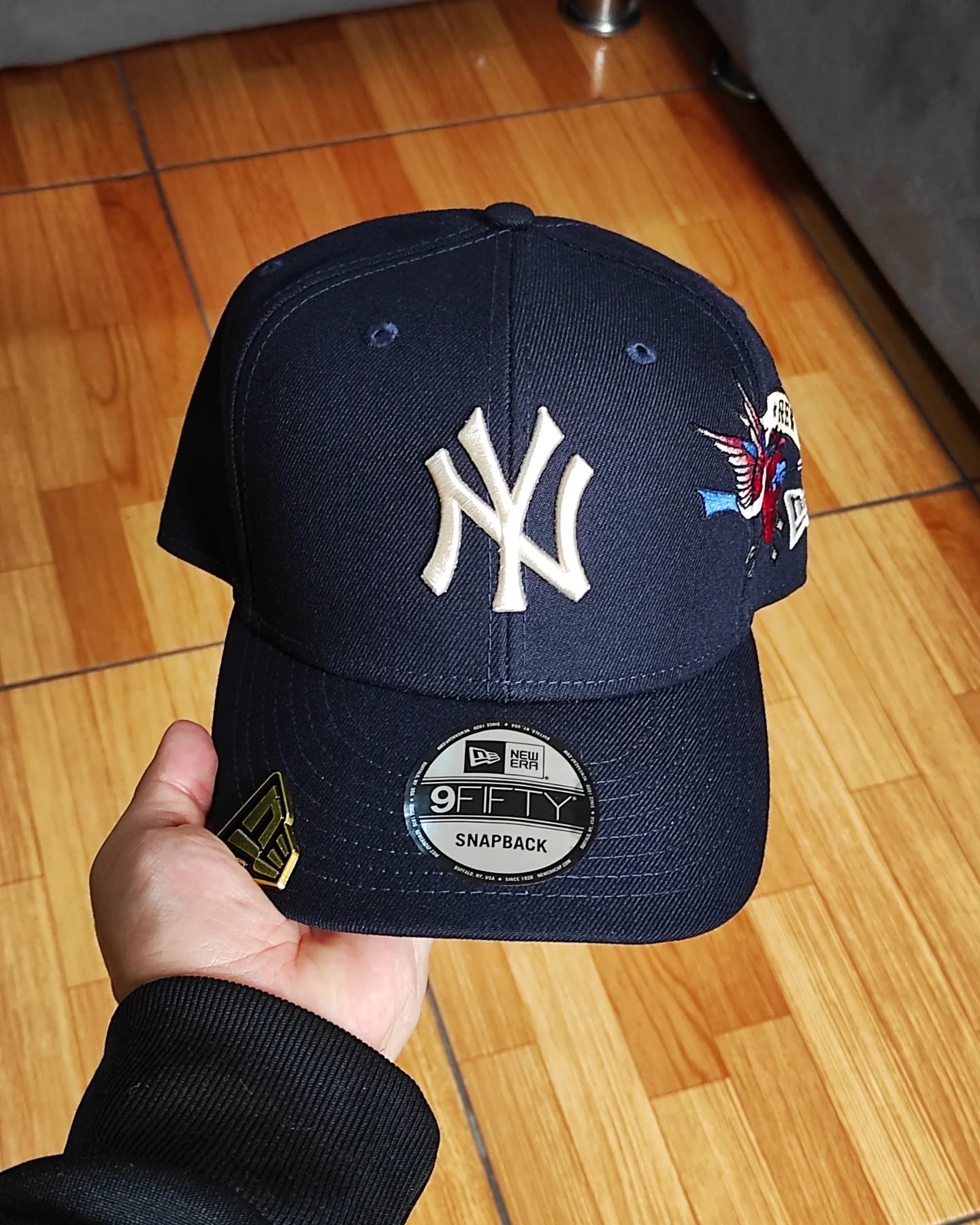 New York Yankees Gray Bottom City Art Side Patch New Era 9Fifty Snapback - Navy Blue