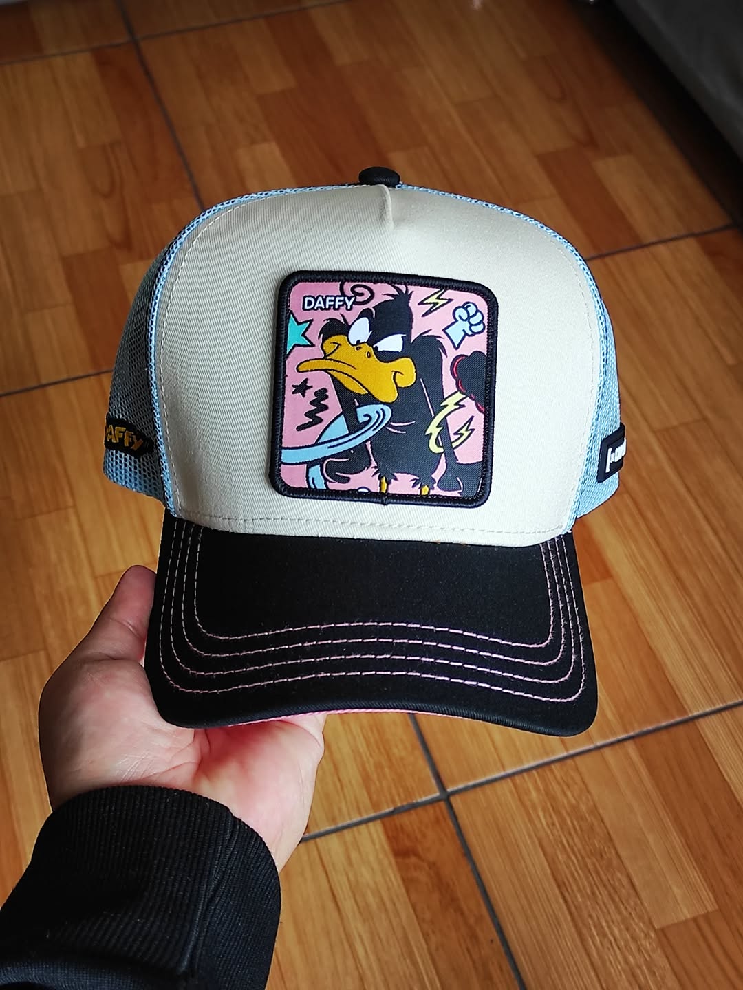 Capslab Looney Tunes Daffy Beige Trucker Snapback Hat