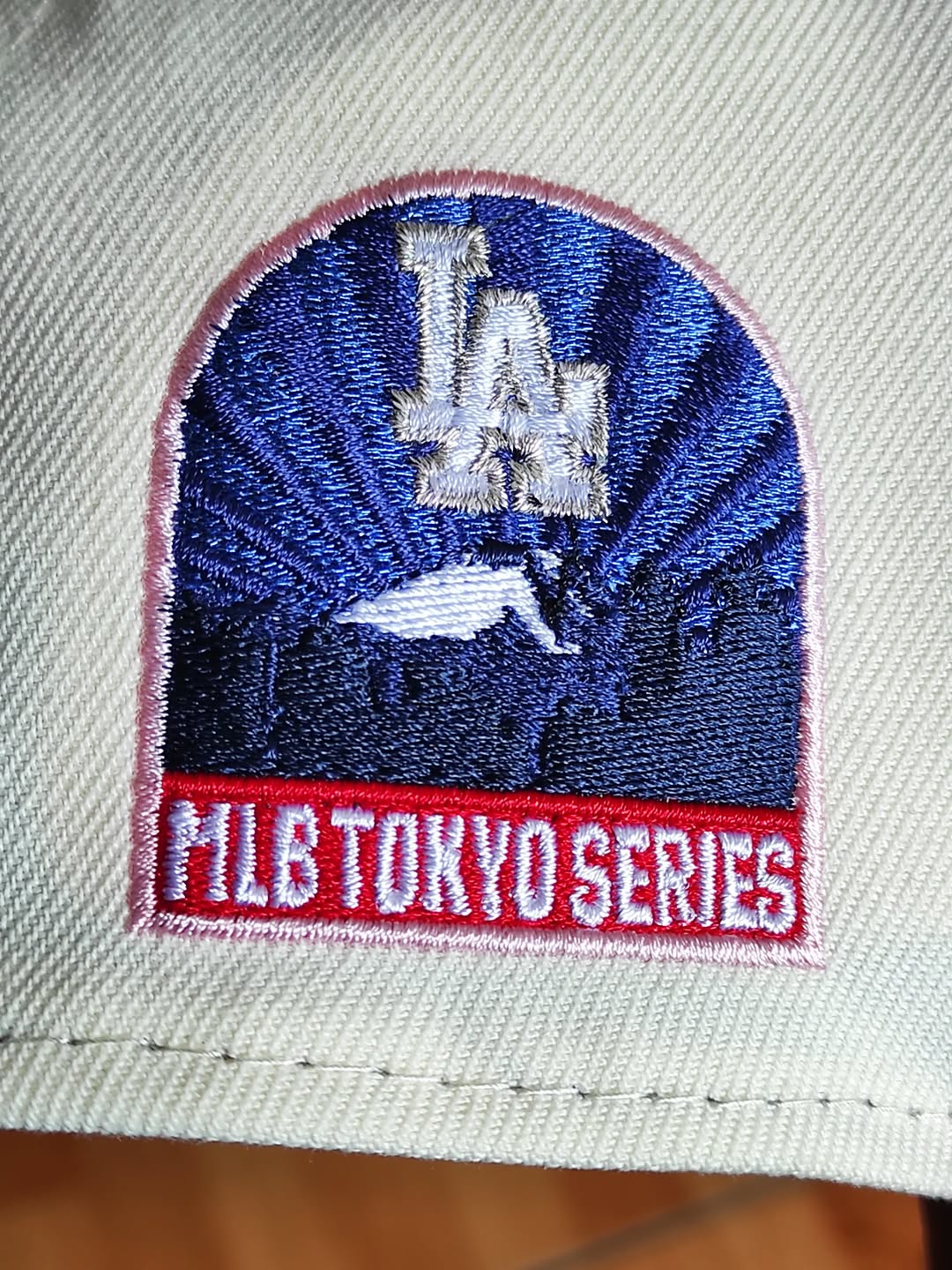 New Era Los Angeles Dodgers Tokyo Series 2025 Chrome Two Tone Edition 9Forty A Frame Snapback Hat