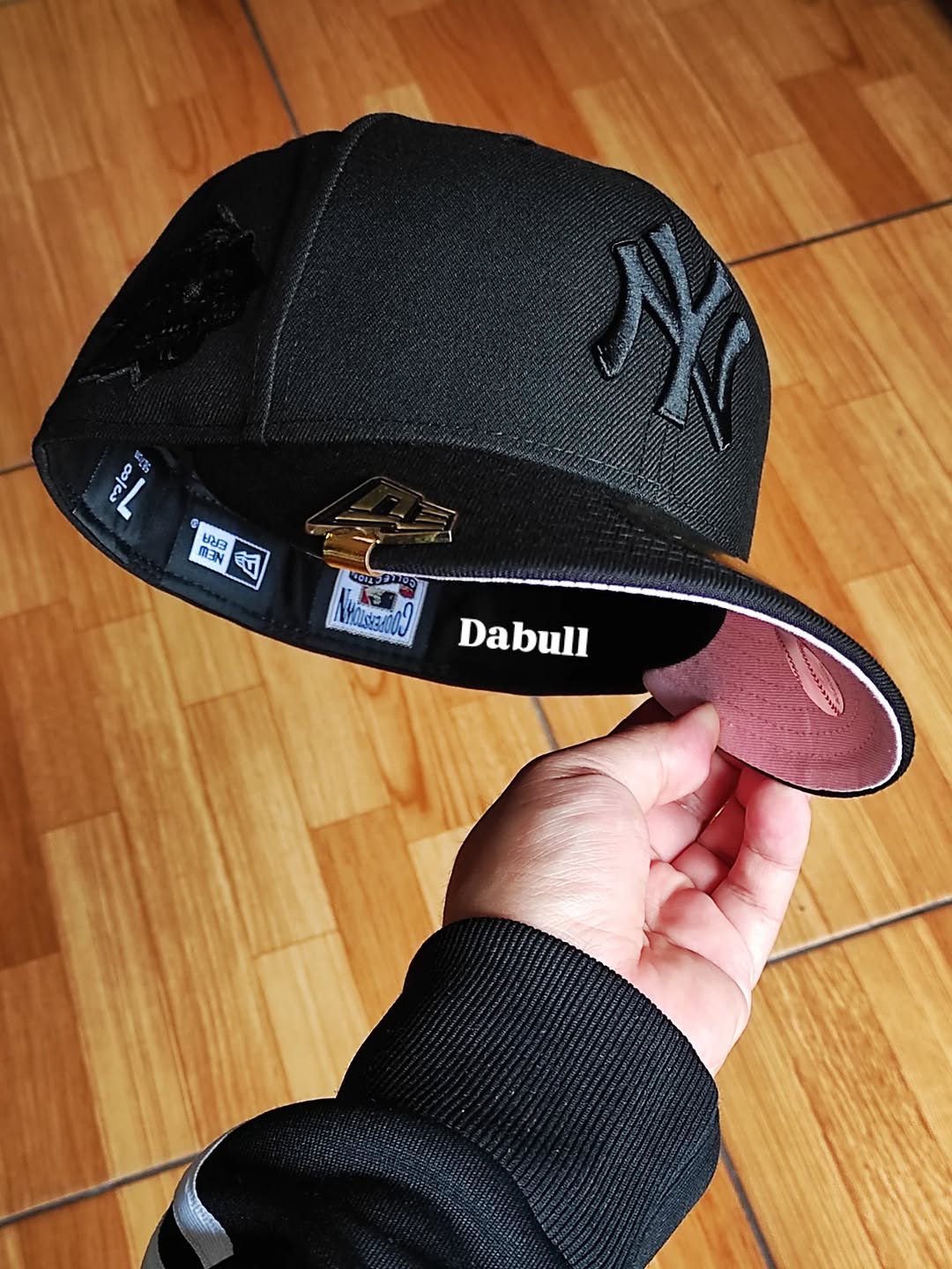 New Era New York Yankees 1999 World Series Black Pink Edition 59Fifty Fitted Hat