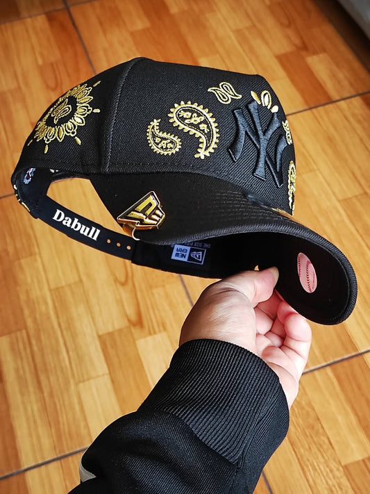 New era New York Yankees paisley BLACK 9FORTY A-FRAME HAT