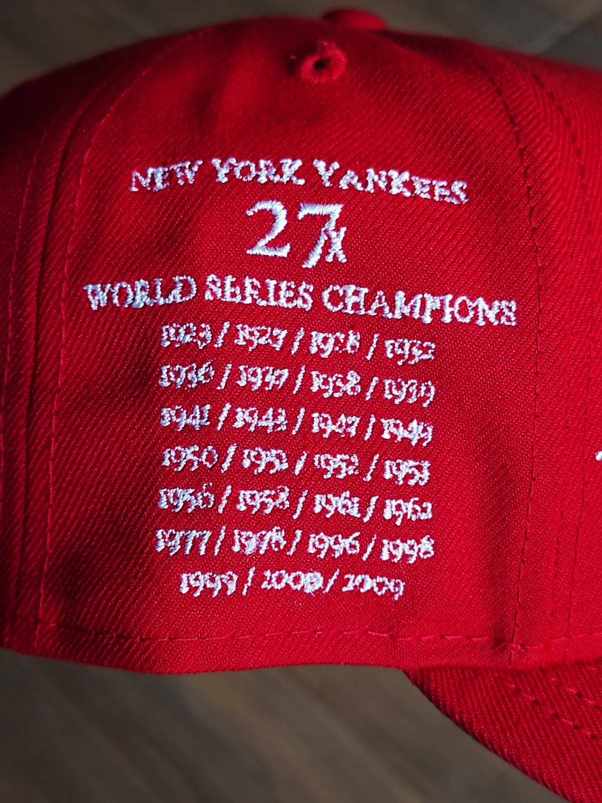 New Era New York Yankees 27x World Champions Metallic Pewter Red Prime Edition 59Fifty Fitted Hat