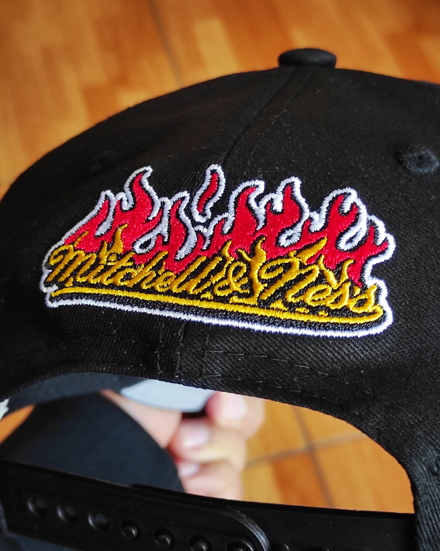 Mitchell and ness Chicago bulls 6x champions fire pro pinch fit snapback