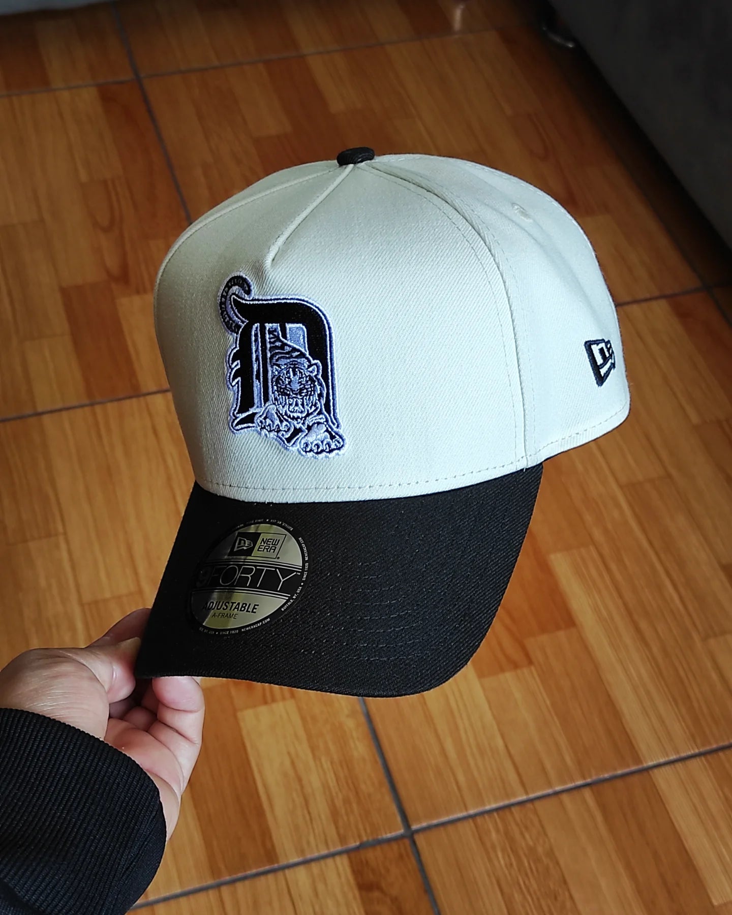 New Era Detroit Tigers  Chrome black  9 FORTY A-FRAME