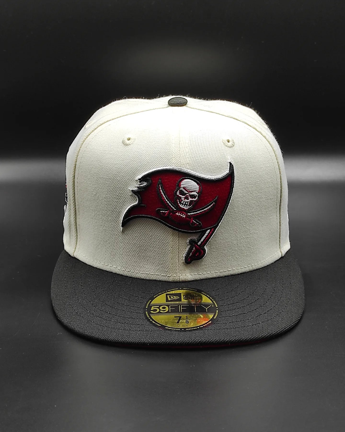 New Era Tampa Bay Buccaneers 30th Anniversary Cream Dome Edition 59Fifty Fitted Hat