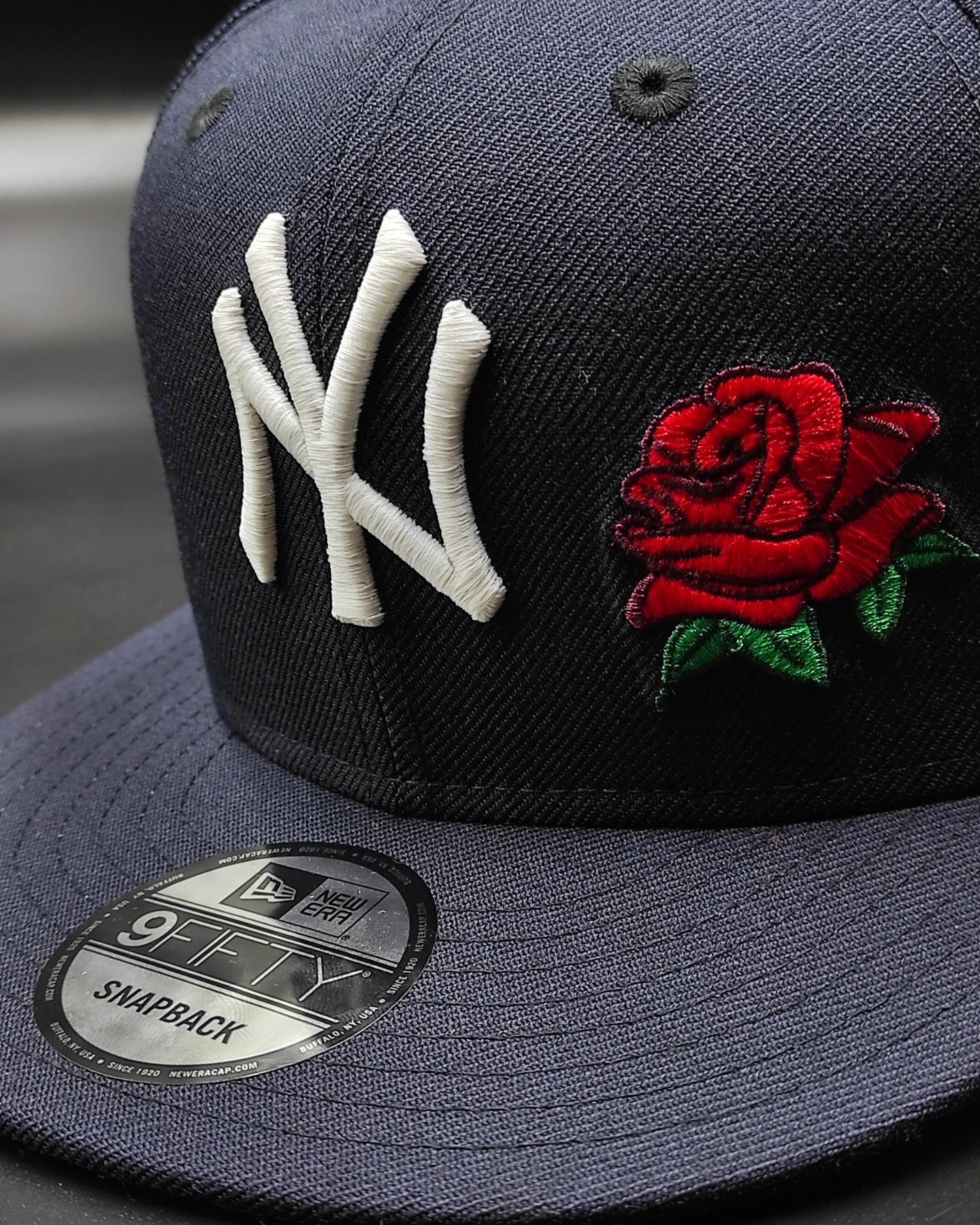 New Era New York Yankees 27world champions colección rose🌹navy 9fifty Snapback - glow in the dark 🔦