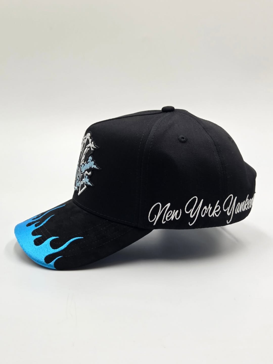 Gorra Qori Caps coleccion Cloud☁️ & Yankees🔥 a-frame Snapback