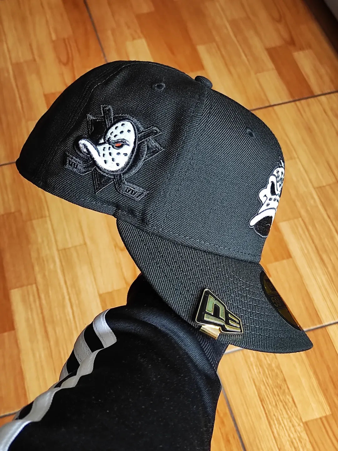 New Era Anaheim Ducks Blackout Glow Wool Edition 59Fifty Fitted Hat