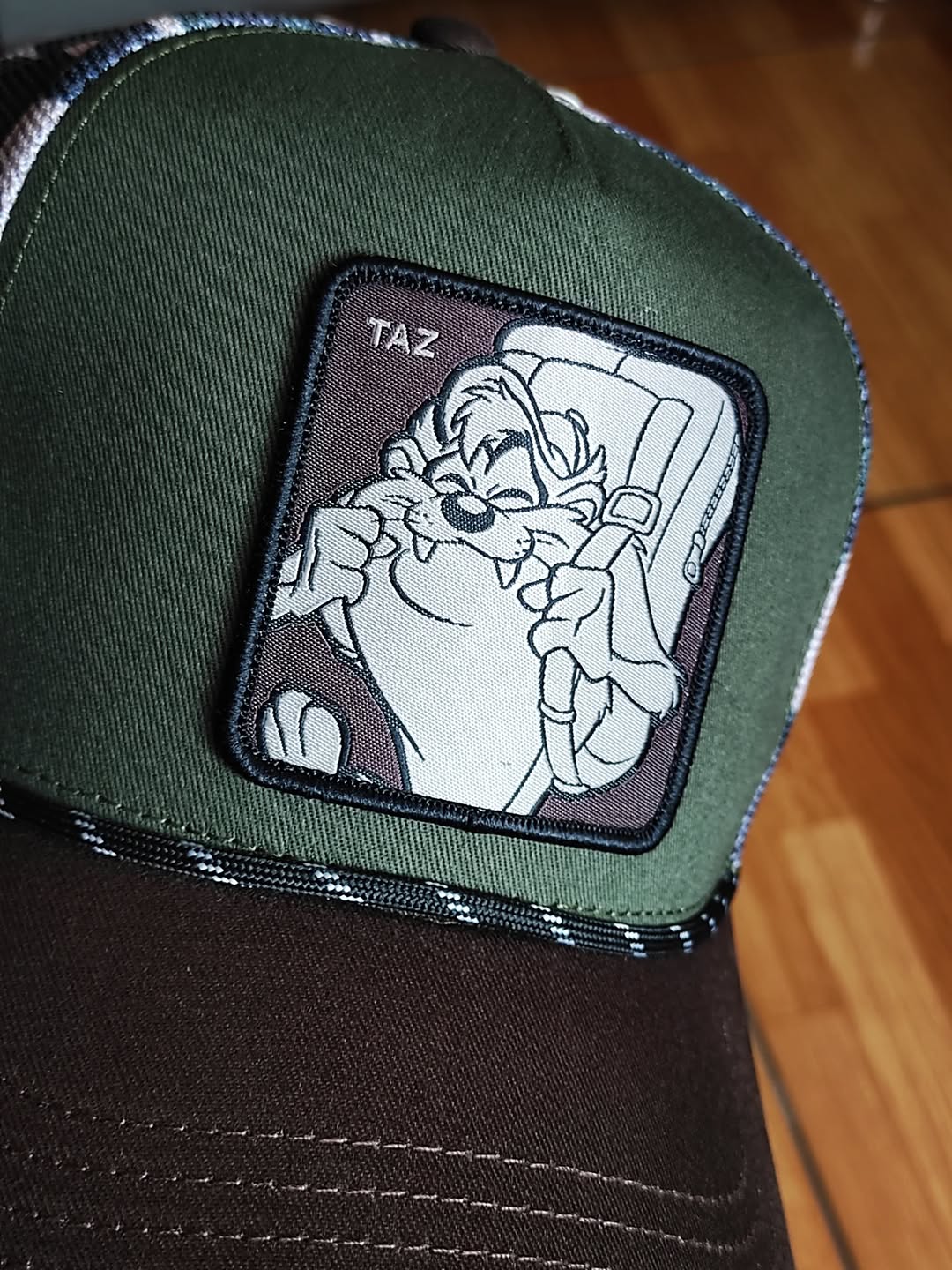 Trucker multicolor Diablo de Tasmania Looney Tunes de Capslab