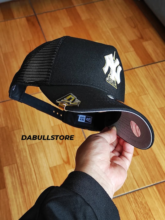 New era new York Yankees empire trucker a frame