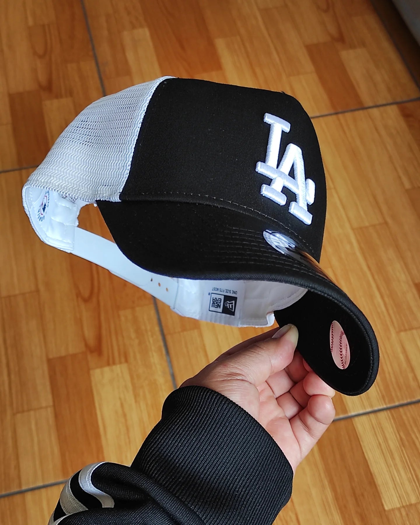 New Era Los Angeles Dodgers black white Trucker a-frame