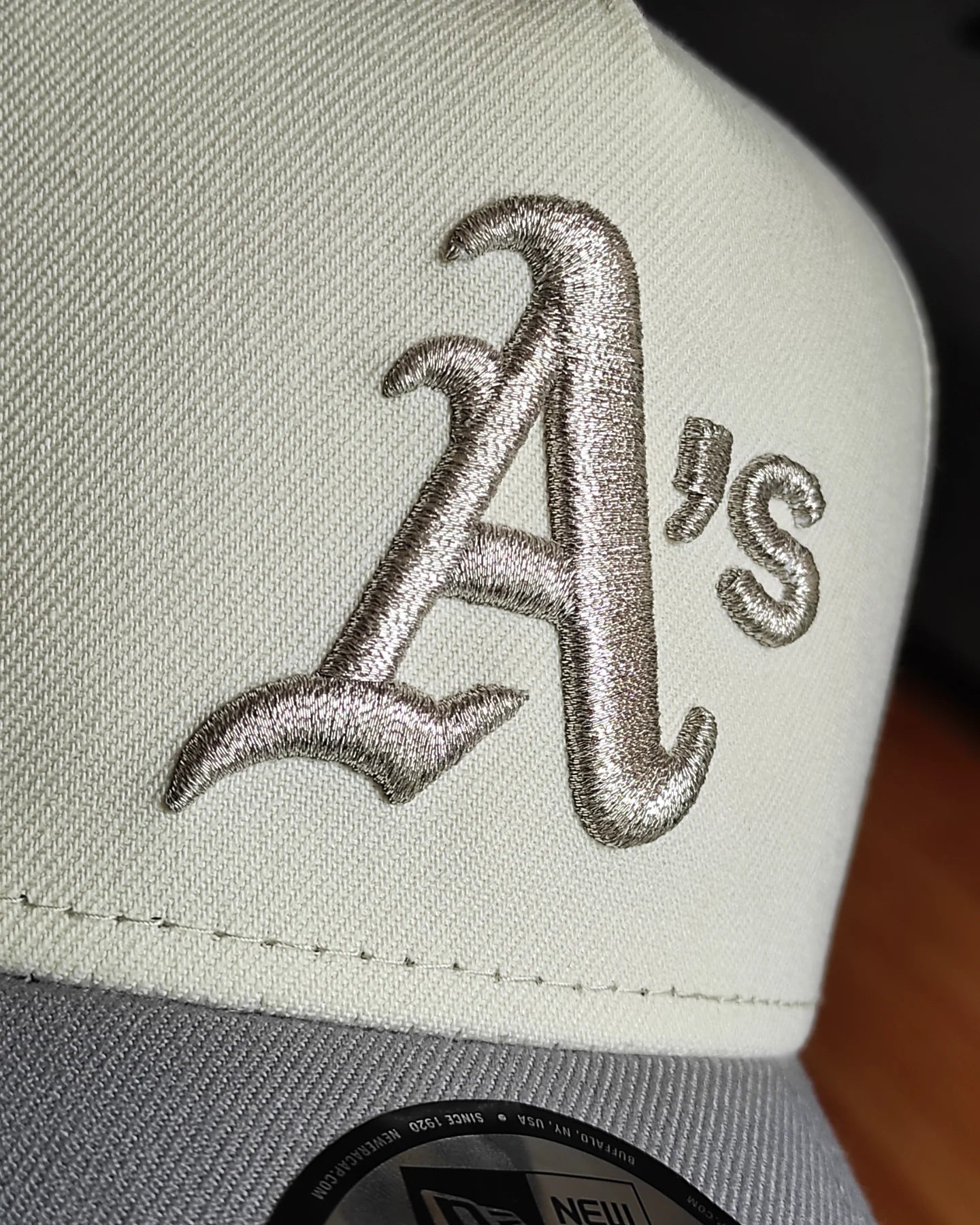 New Era Oakland Athletics World Series 1989 Metallic Chrome Two Tone A Frame 9Forty Snapback Hat