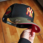 New era 9fifty mlb new york yankees world series 1999 two tone / scarlet uv snapback cap