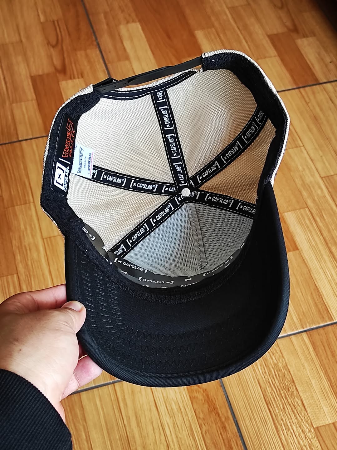 Gorra Capslab dragón ball Gohan super saya trucker cap