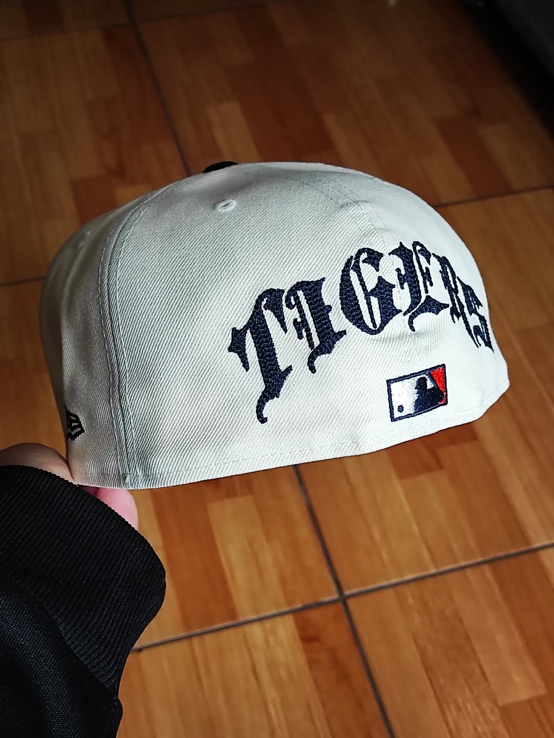 Gorra Detroit Tigers MLB Team Wings 59FIFTY Fitted Beige Claro