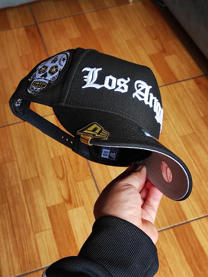 New Era Los Angeles Dodgers skull ☠️ Black  Edition 9Forty A Frame Snapback