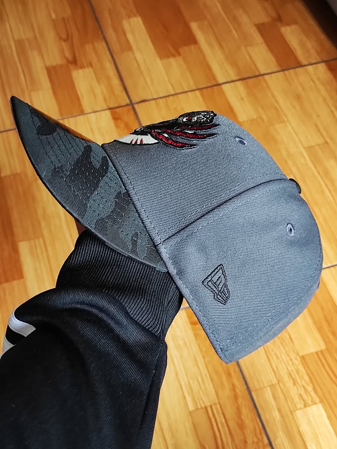 New Era Vancouver Grizzlies 30 Seasons Dark Gray Glow In The Dark Edition 59Fifty Fitted Hat