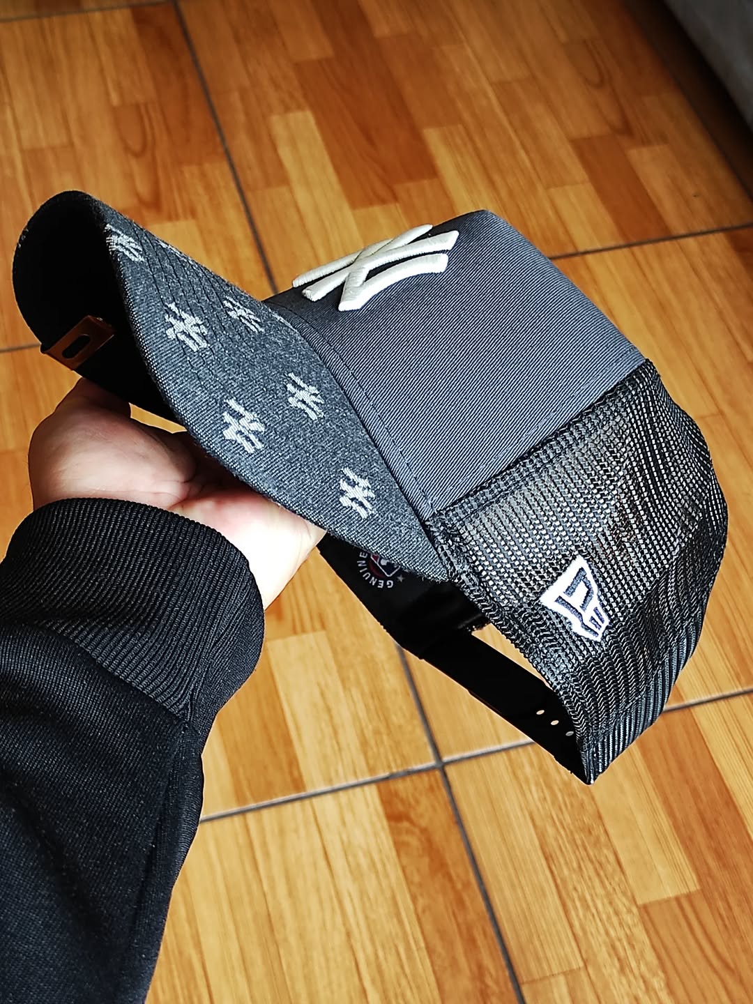 New Era New York Yankees multilogo trucker a frame