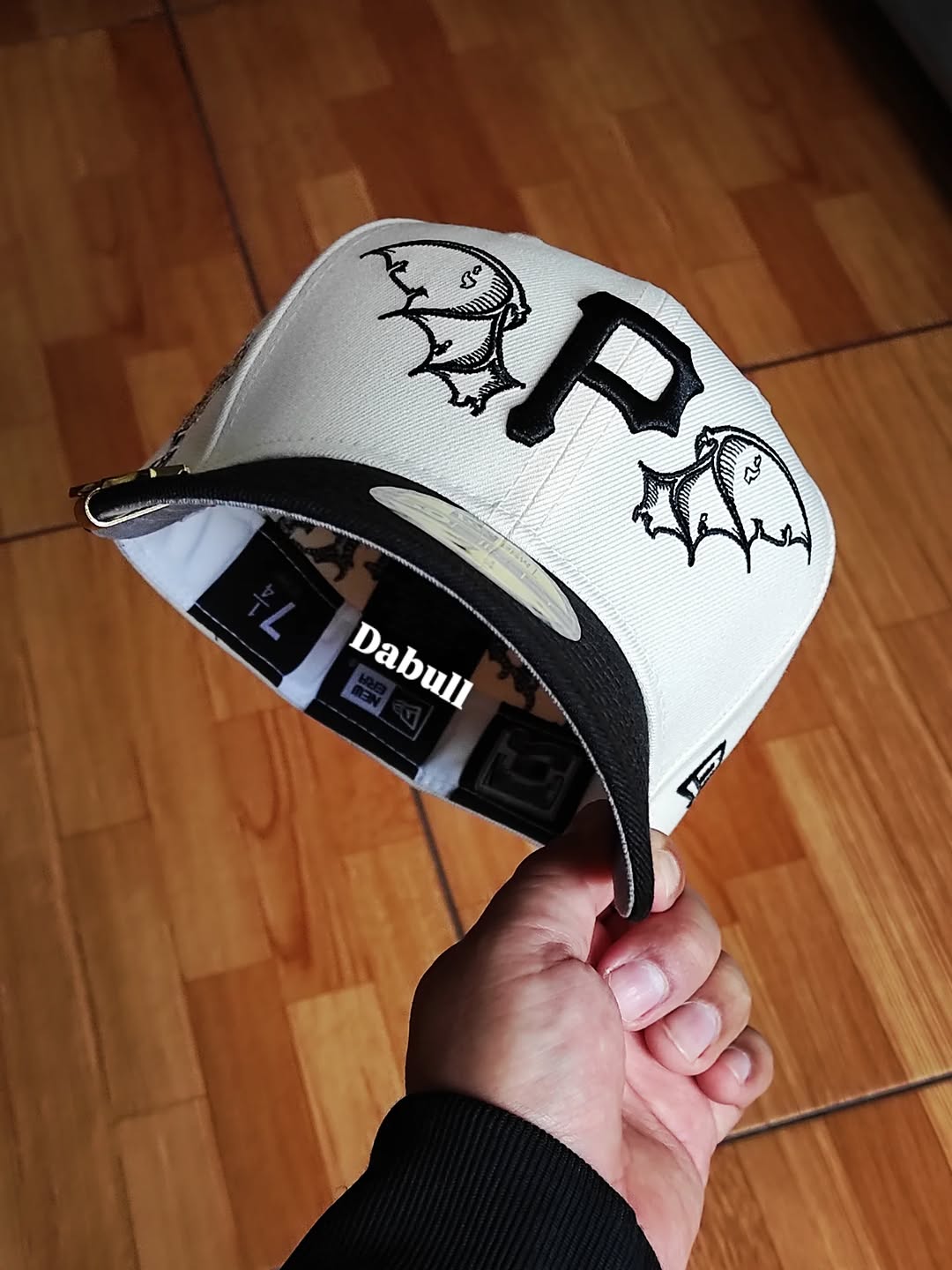 Pittsburgh Pirates MLB Team Wings 59FIFTY Fitted Light Beige Cap
