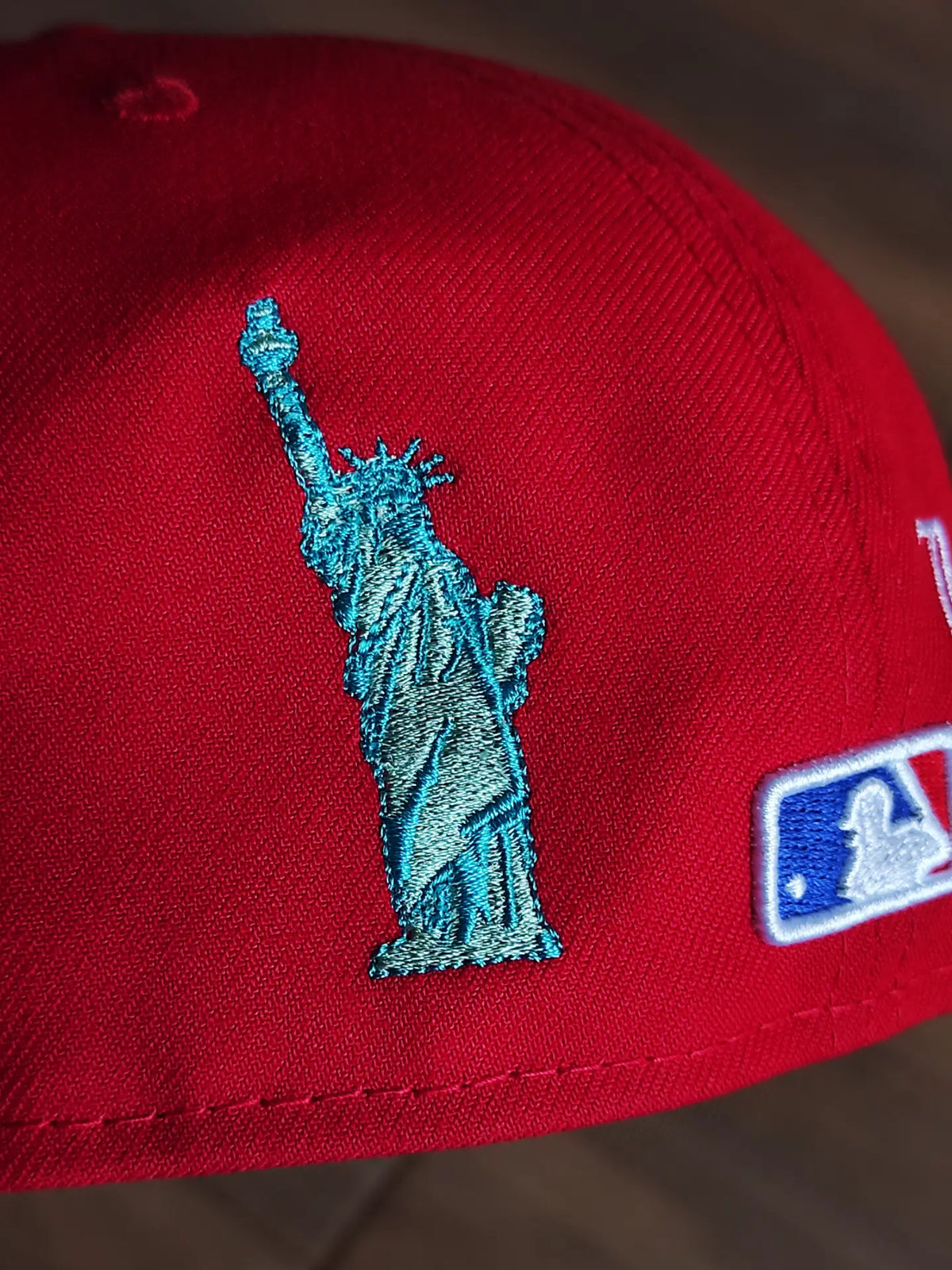 New Era New York Yankees 27x World Champions Metallic Pewter Red Prime Edition 59Fifty Fitted Hat