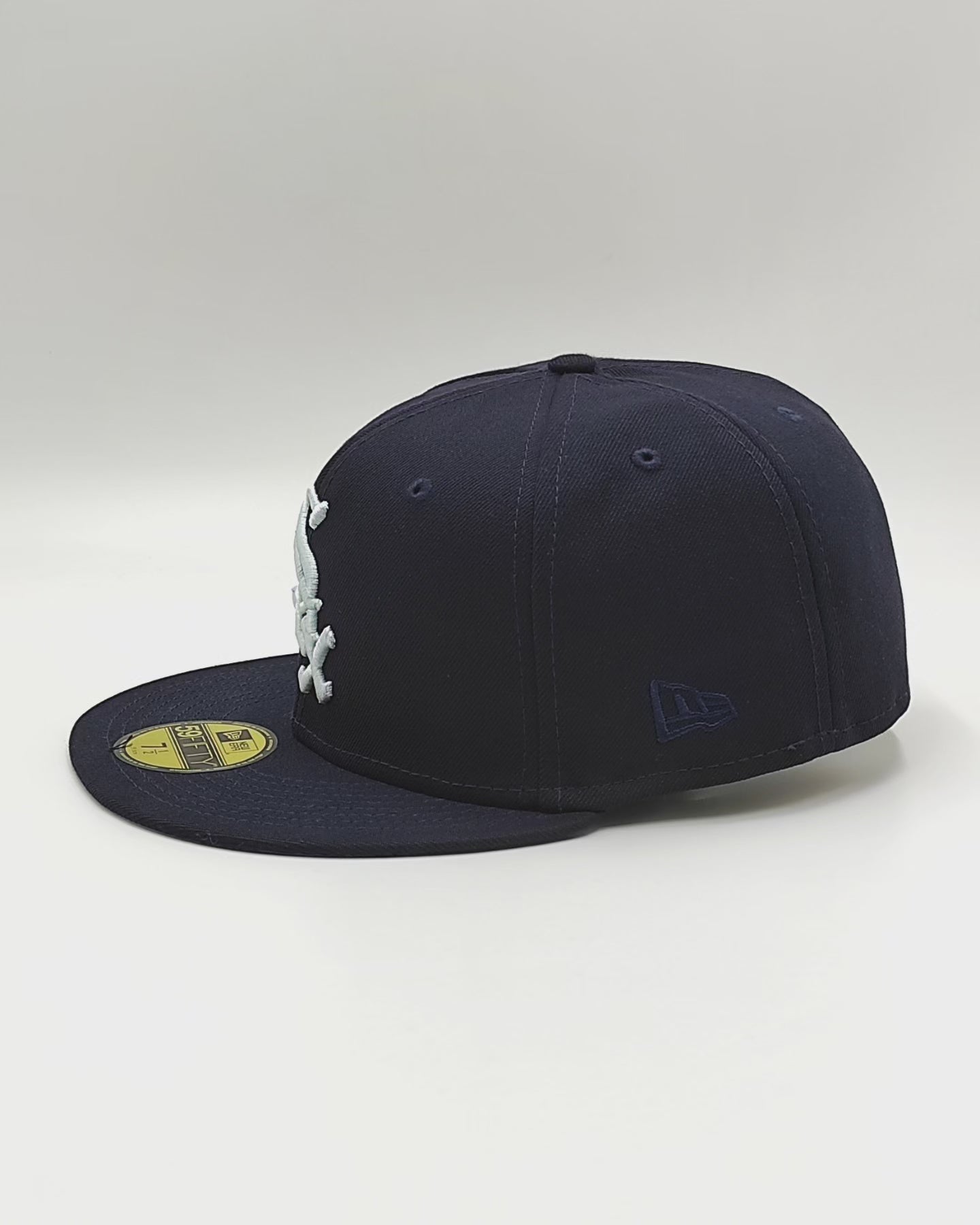 New Era 59fifty silk icys chicago white sox 2005 world series patch hat - navy