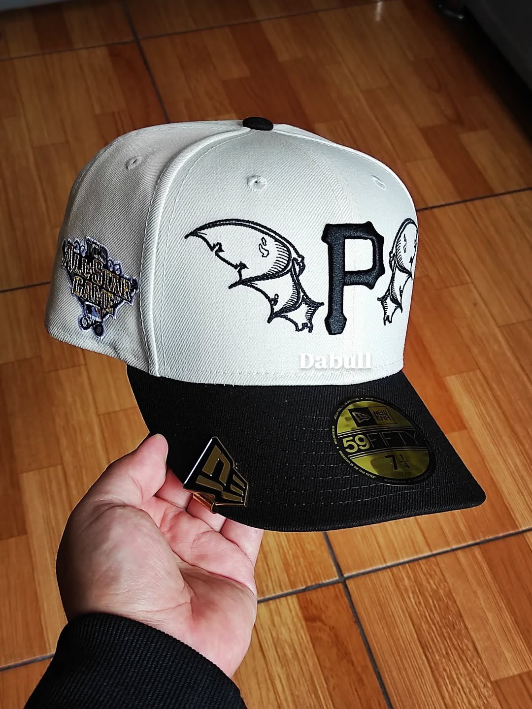 Pittsburgh Pirates MLB Team Wings 59FIFTY Fitted Light Beige Cap