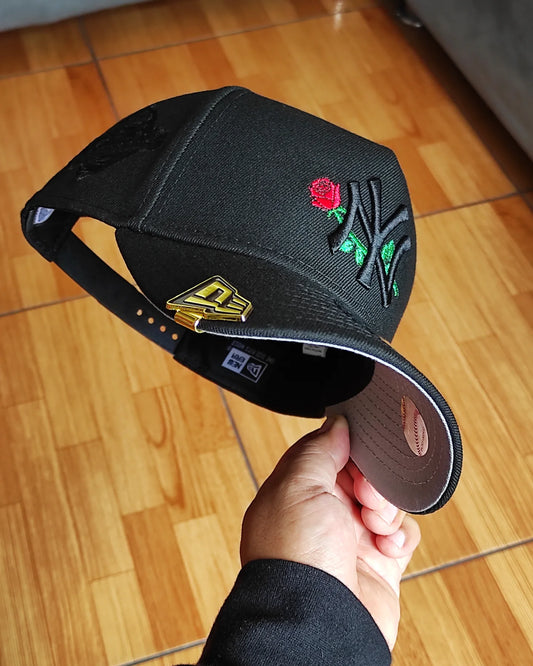 New Era New York Yankees black Rose🌹 9forty a-frame Snapback