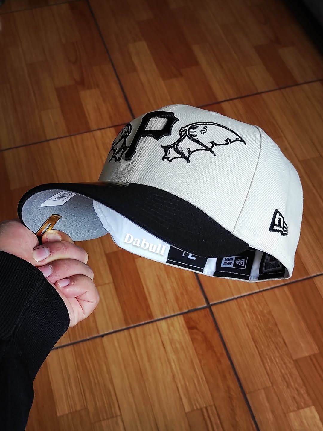 Pittsburgh Pirates MLB Team Wings 59FIFTY Fitted Light Beige Cap