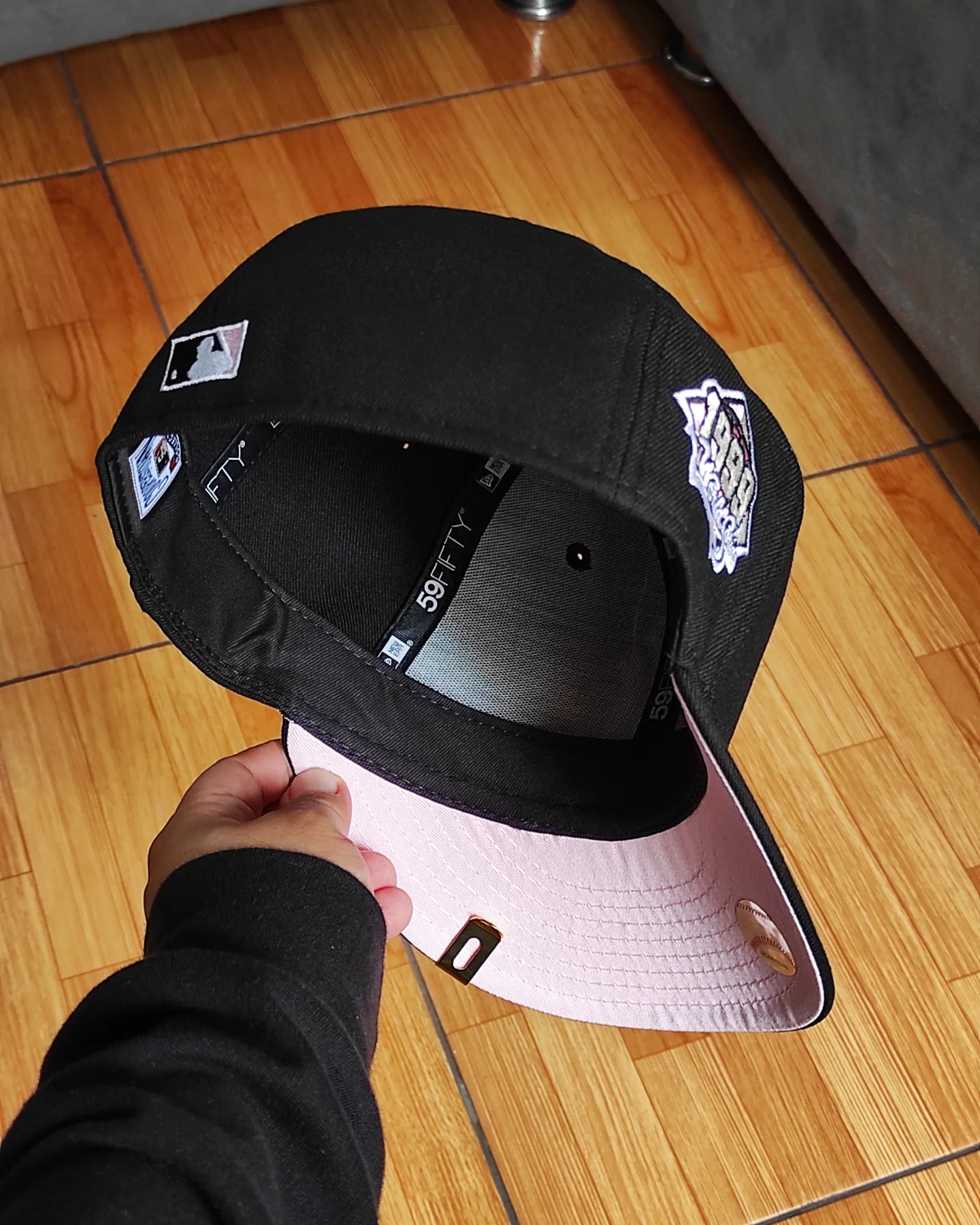 New Era New York Yankees World series 1999 black / pink  59fifty fitted