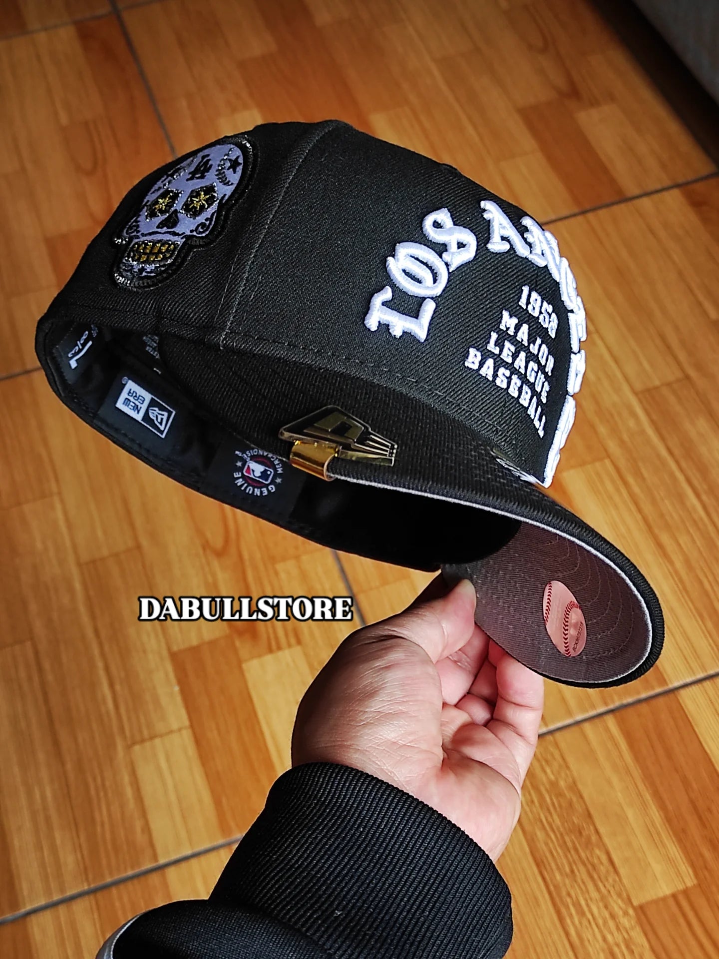 New Era Los Angeles Dodgers SKULL 💀 Chrome Black edition 59fifty fitted
