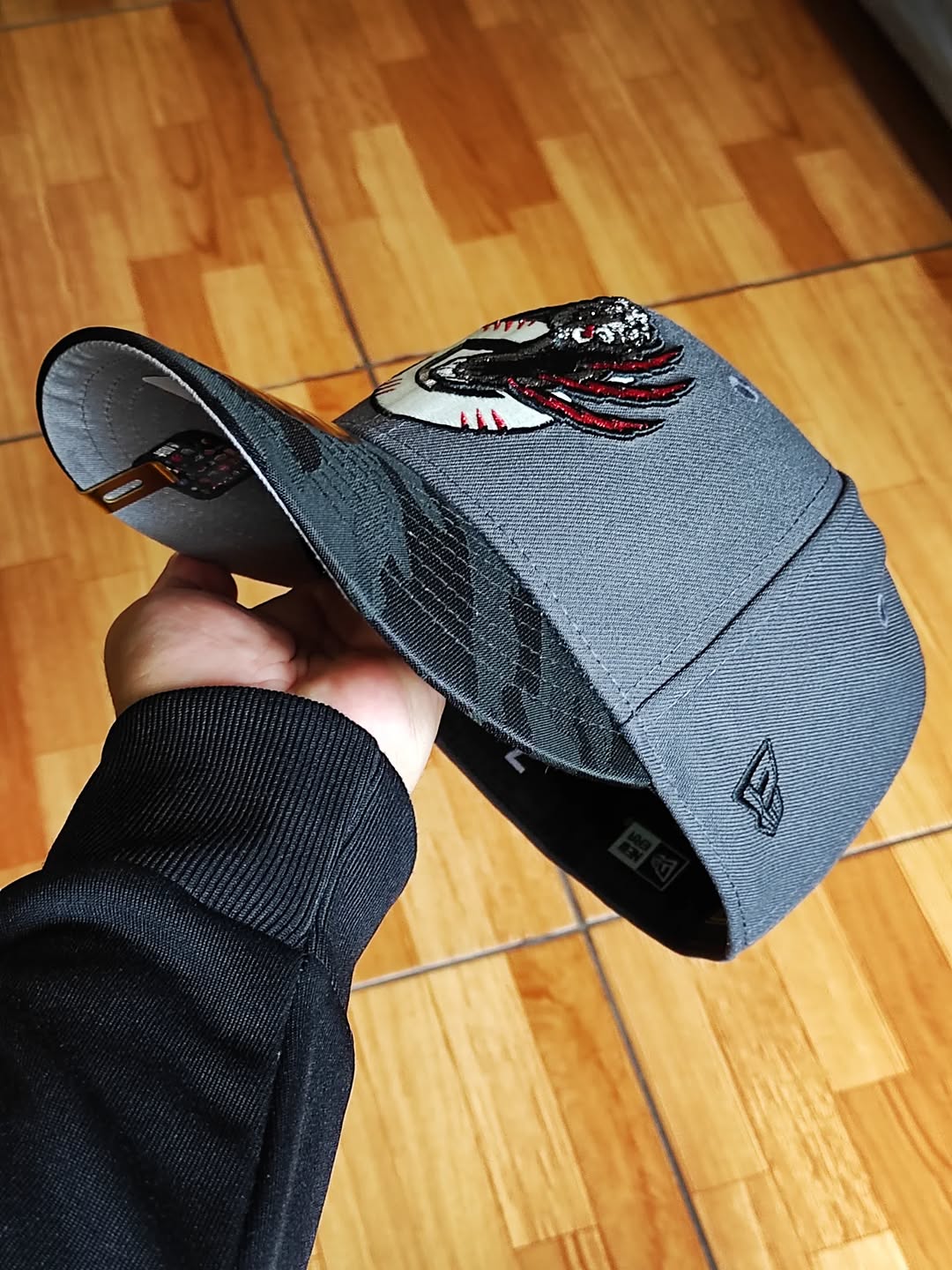 New Era Vancouver Grizzlies 30 Seasons Dark Gray Glow In The Dark Edition 59Fifty Fitted Hat
