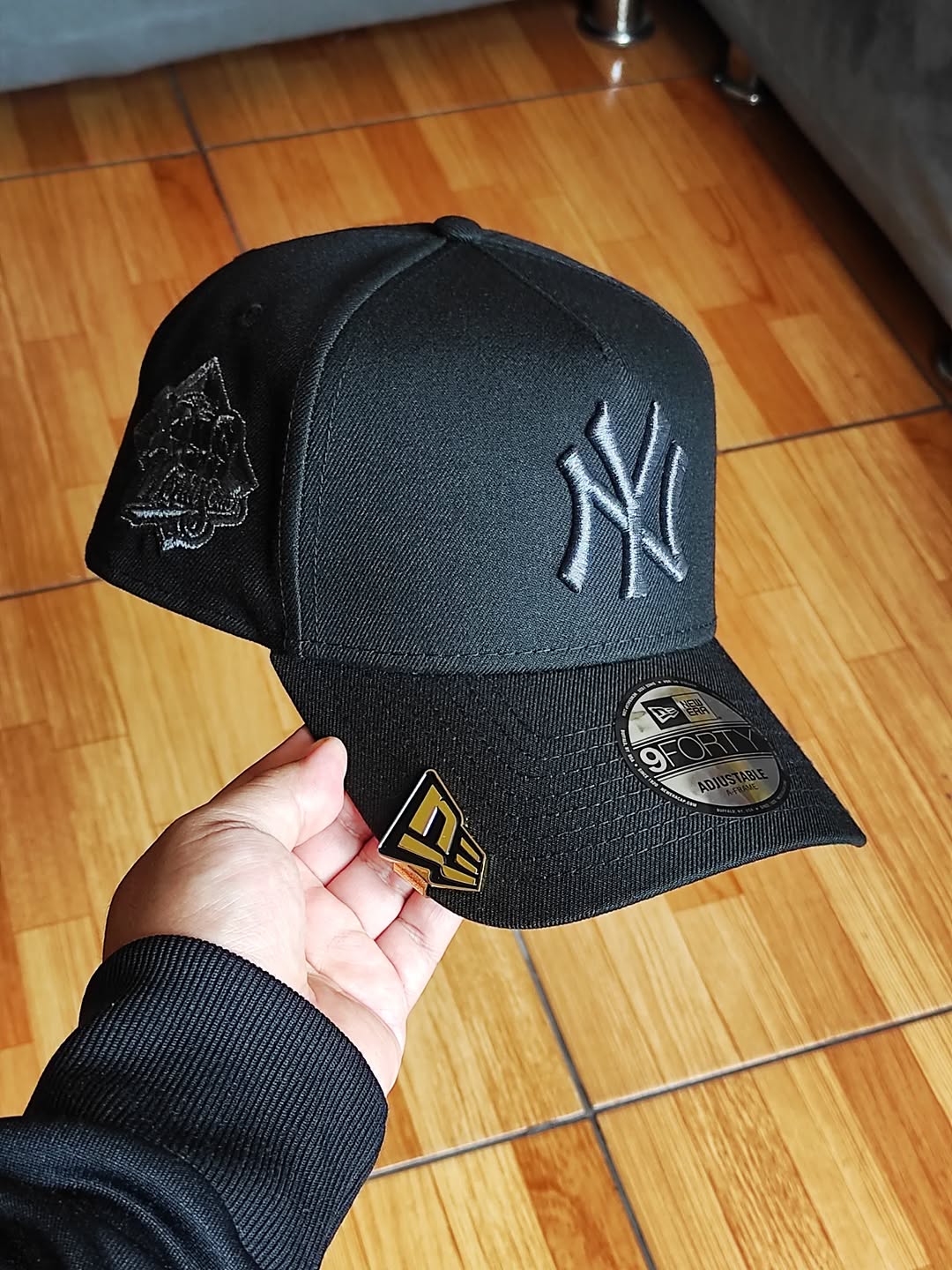 New Era New York Yankees World Series 1999 Liquid Titanium Edition 9Forty A Frame Snapback Hat