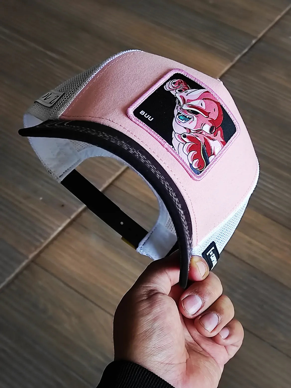 Gorra trucker rosa, blanca y negra Kid Buu DBZ8 BUU Dragon Ball de Capslab