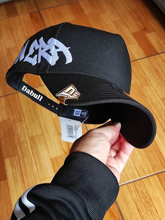 New Era Essential tagging black 9Forty A-Frame